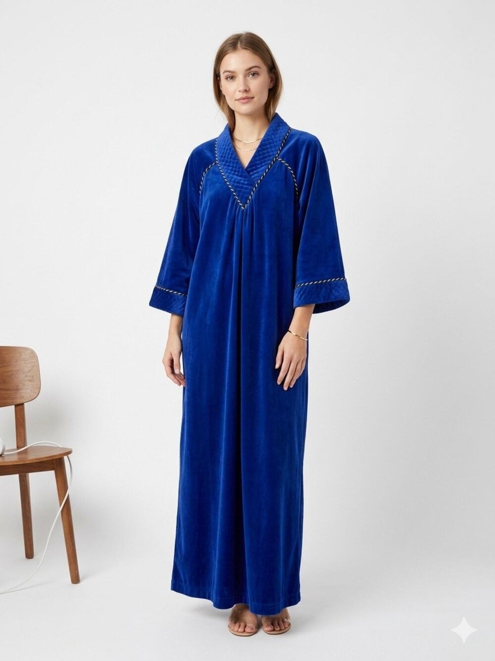 Gilligan & O'Malley Women's Vintage royal blue velvet loungewear robe Large